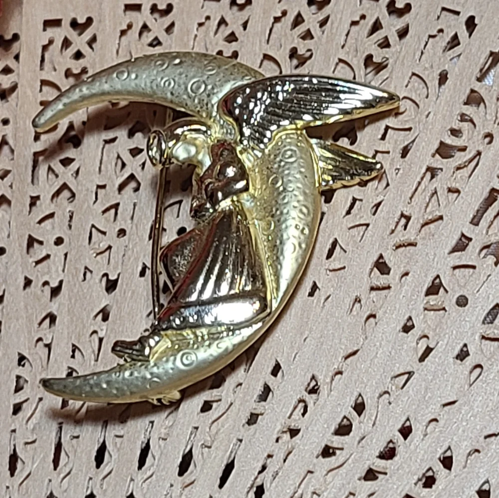 Angel/moon Brooch For Sale Today Gold Tone